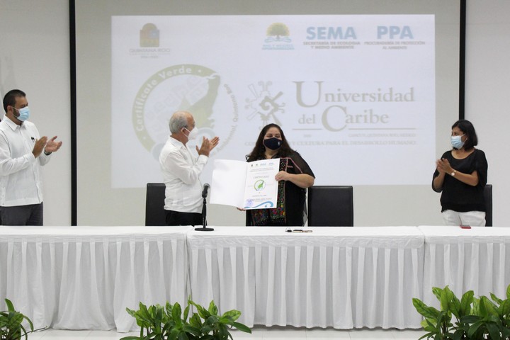 Unicaribe, primera institución educativa en recibir el Distintivo “Quintana Roo Verde”