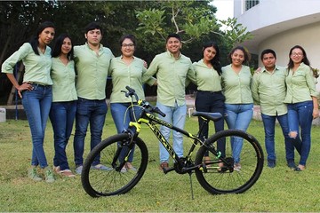 Estudiantes de la Unicaribe  crean lámpara sustentables para bicicletas