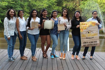 Estudiantes de la Unicaribe desarrollan envolturas reutilizables para alimentos