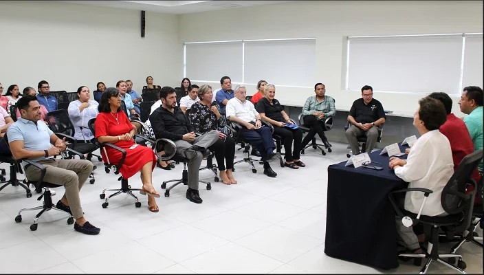 Refrenda universidad del caribe la calidad de sus programas de turismo y gastronomía