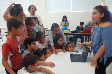 Niña crea asociación civil y fomenta la responsabilidad social en la Unicaribe