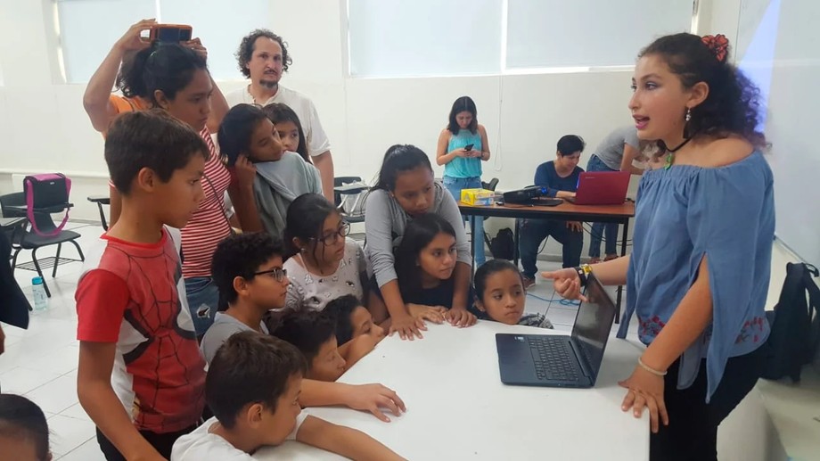 Niña crea asociación civil y fomenta la responsabilidad social en la unicaribe