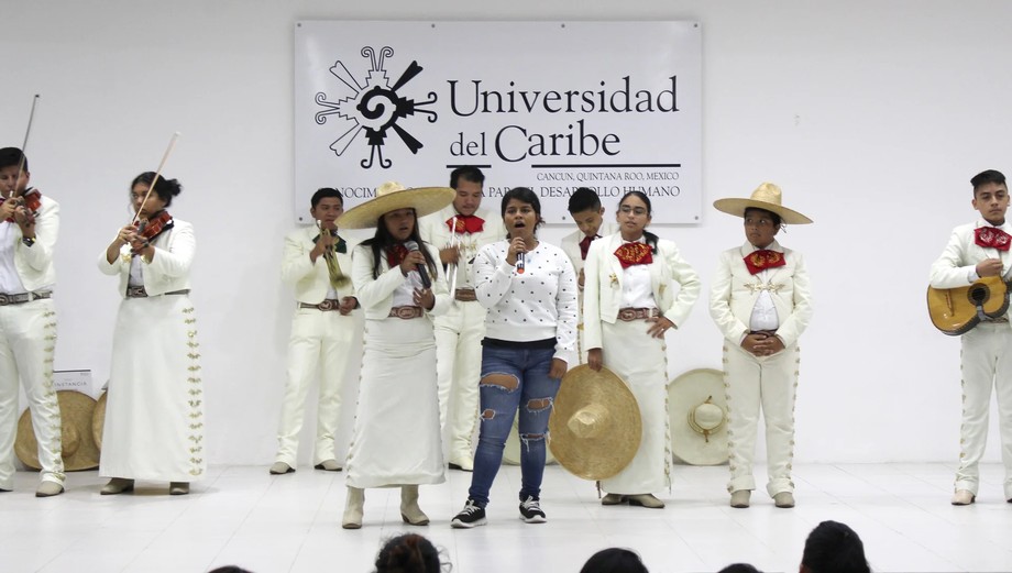 Promueve la unicaribe rescatar y  enaltecer la cultura mexicana