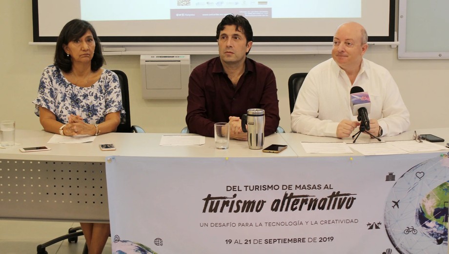 Abordarán en la universidad del caribe el desafío: del turismo de masas al turismo alternativo