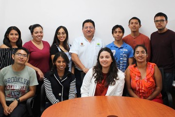 Reciben estudiantes becas para  Estancia de Investigación Científica