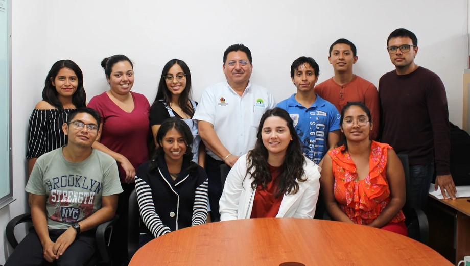 Reciben estudiantes becas para  estancia de investigación científica