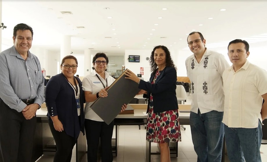 Recibe unicaribe acervo de novedades quintana roo
