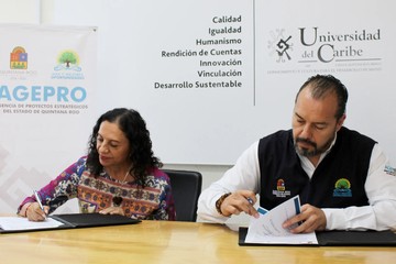 Firman convenio de colaboración Universidad del Caribe y AGEPRO