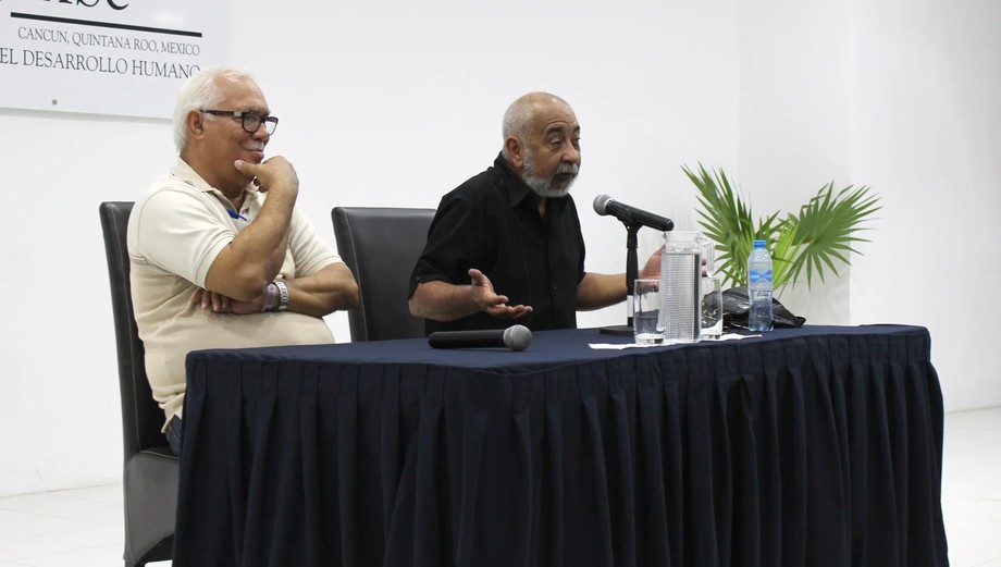 “soy ambicioso, mezquino y egoísta”,  confiesa padura en la universidad del caribe