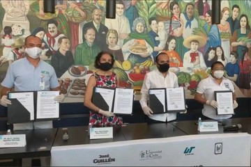 Recibe Unicaribe donativo de diputado local, para "Que nadie se quede fuera"