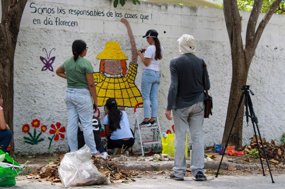 Barrio mural11.JPG
