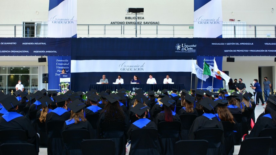 Celebra Unicaribe graduaciones presenciales